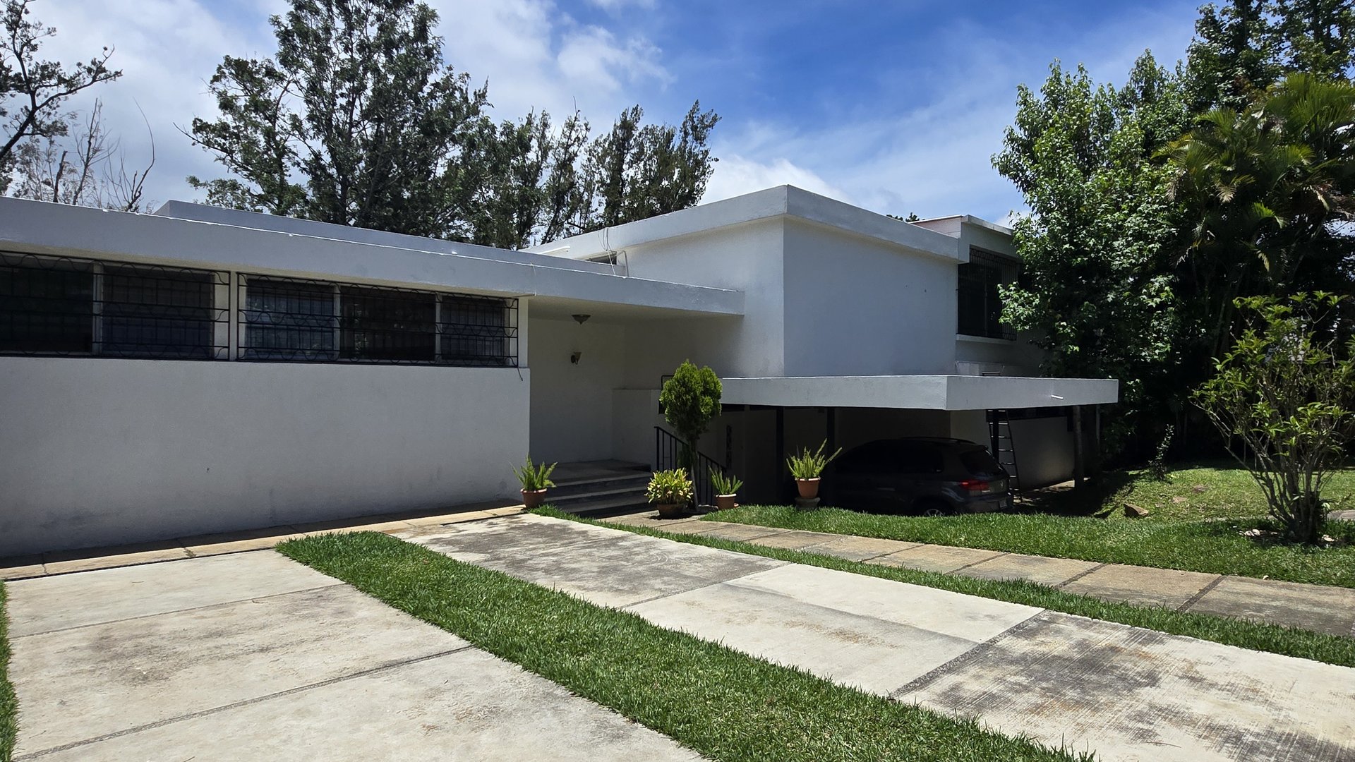 En Renta Casa en Zona 15 ideal para oficinas !!