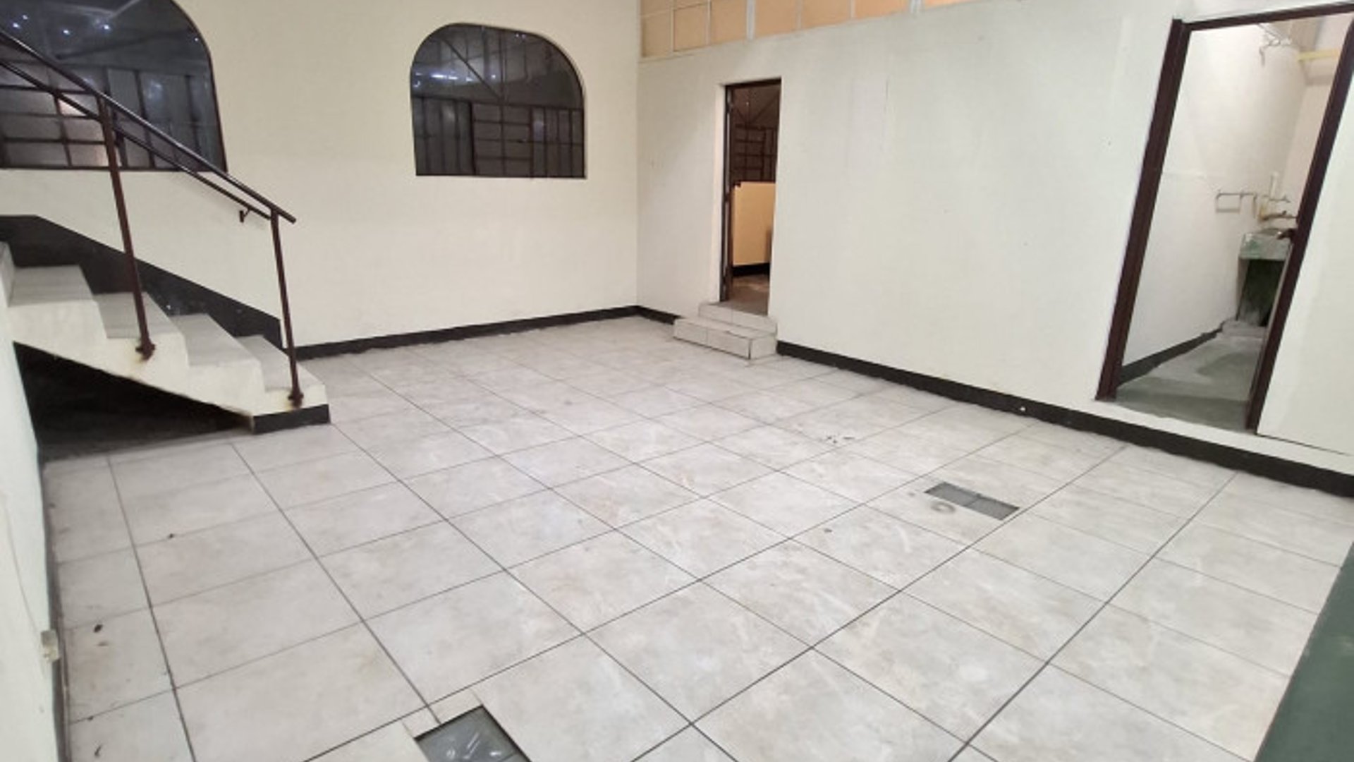Casa en Renta con Uso Comercial en Zona 7 Guatemala - Miniatura 5