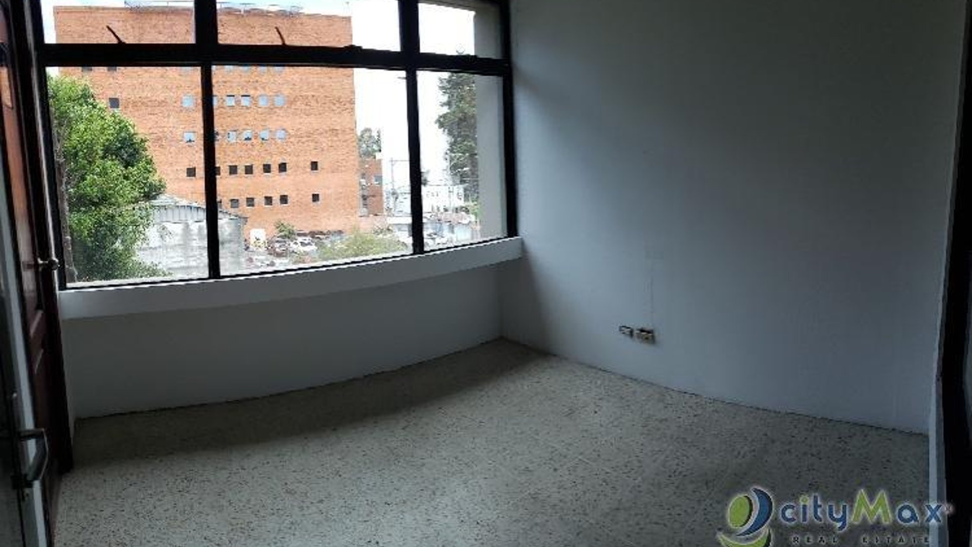 Alquilo y vendo oficina en zona  9 Guatemala