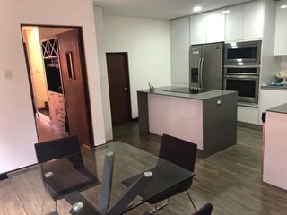 Casa recién remodelada en Venta  km 16.5 , CES - 4