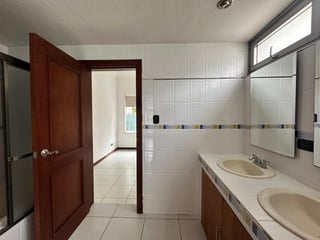 Casa Residencial en Venta en Zona 16 Kanajuyú II - Image 16