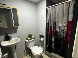 Vendo Apartamento en Col. Guajitos zona 21 Aptos. Atzul - Image 9