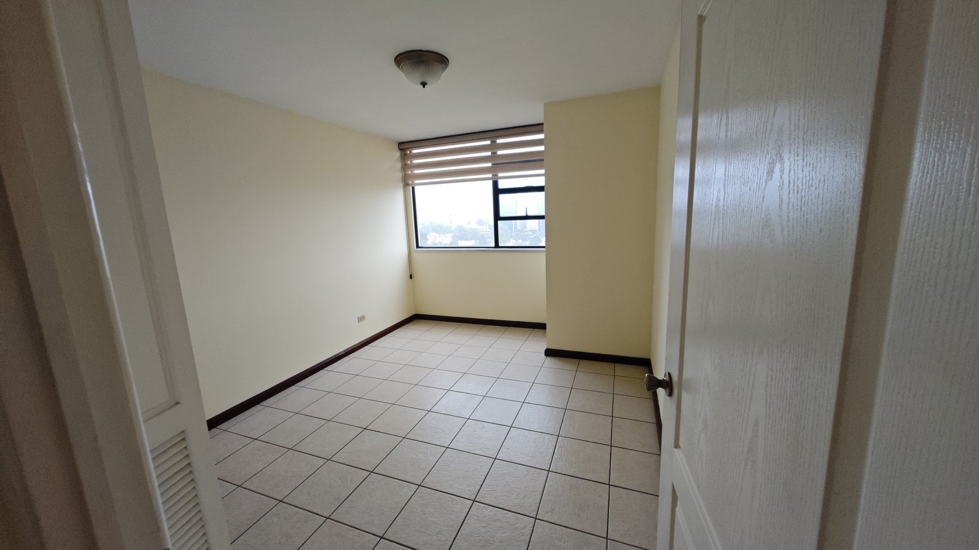 ???? APARTAMENTO EN RENTA – 2 HAB |SANTORINI AMÉRICAS | ZONA 14 - Miniatura 5