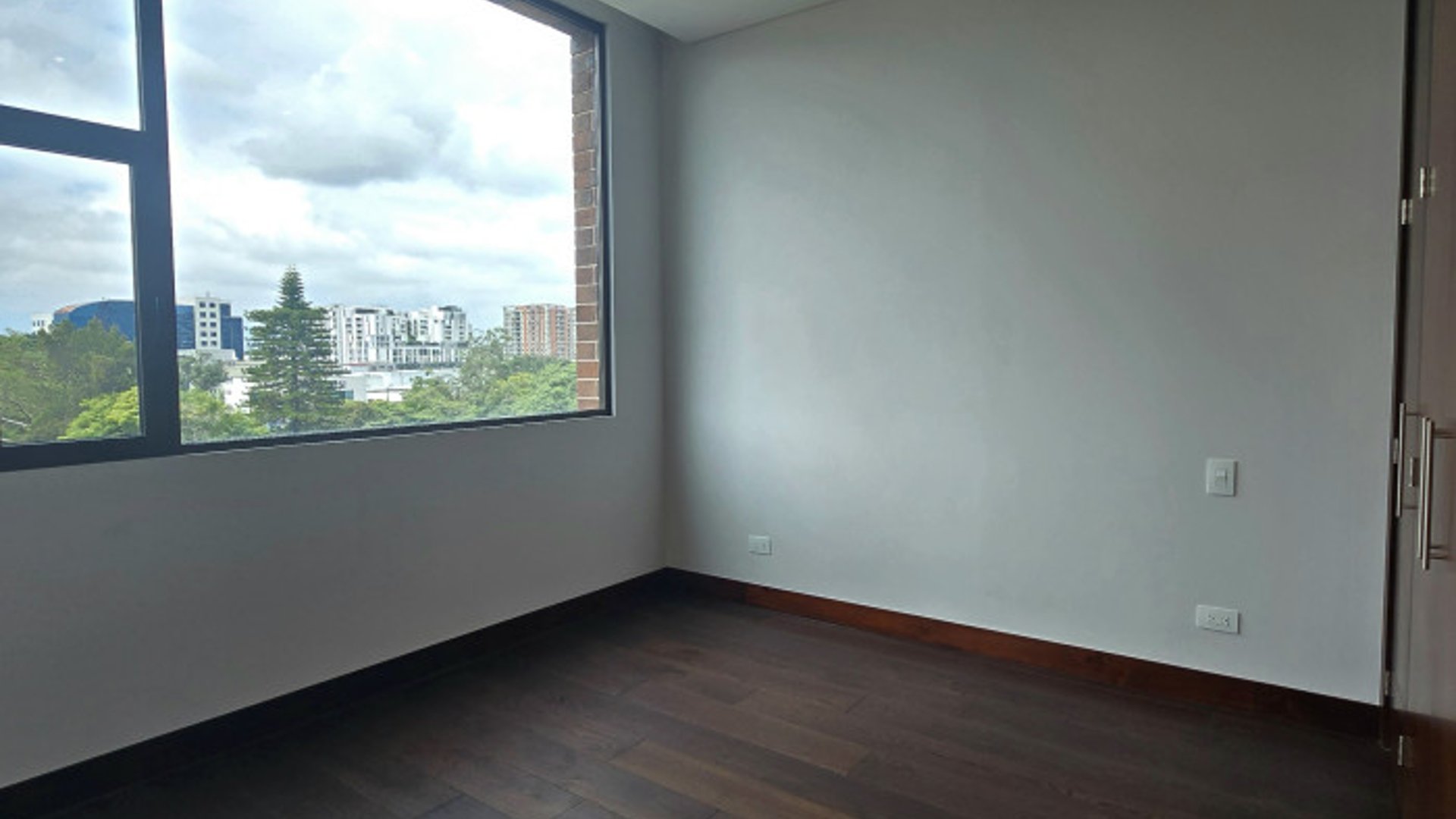 En renta - Venta exclusivo apartamento en la zona 14 - Miniatura 13