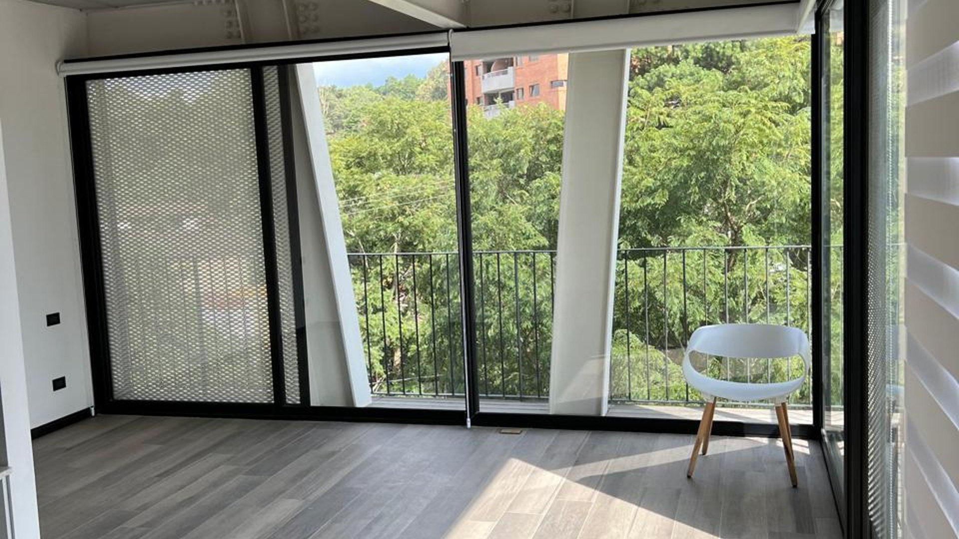 APARTAMENTO EN RENTA | EDIFICIO SYNC | ZONA 15 - Miniatura 4