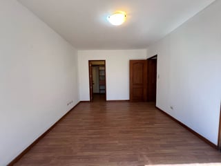 Alquiler de apartamento 2 Dormitorio Primer Nivel en Edificio Zona 13 - Image 7