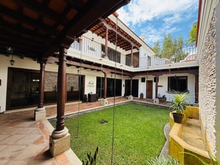VENTA DE HERMOSA CASA CON ACABADOS DE LUJO - BELLA VISTA, ANTIGUA - 3