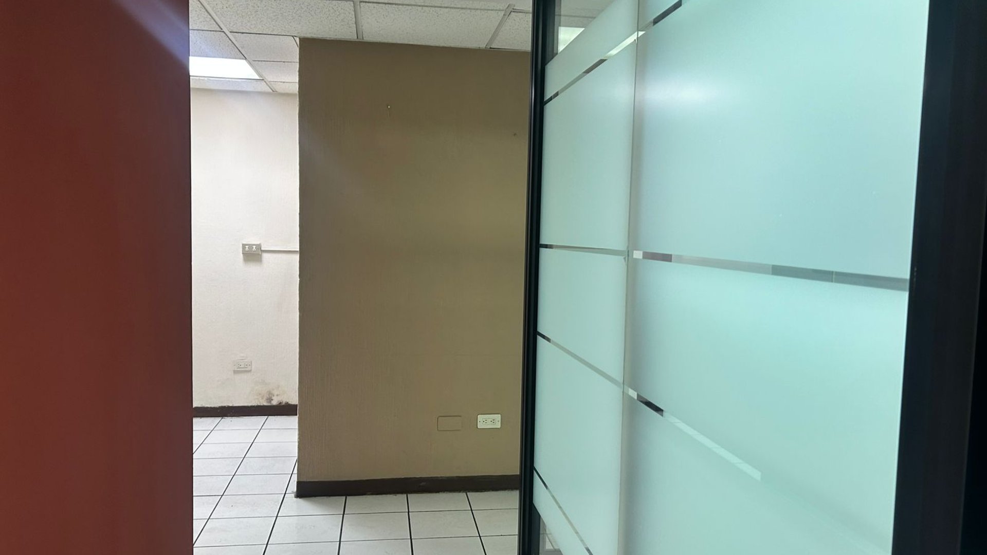 Oficina en Alquiler Zona 10, Edificio Paladium - Miniatura 4