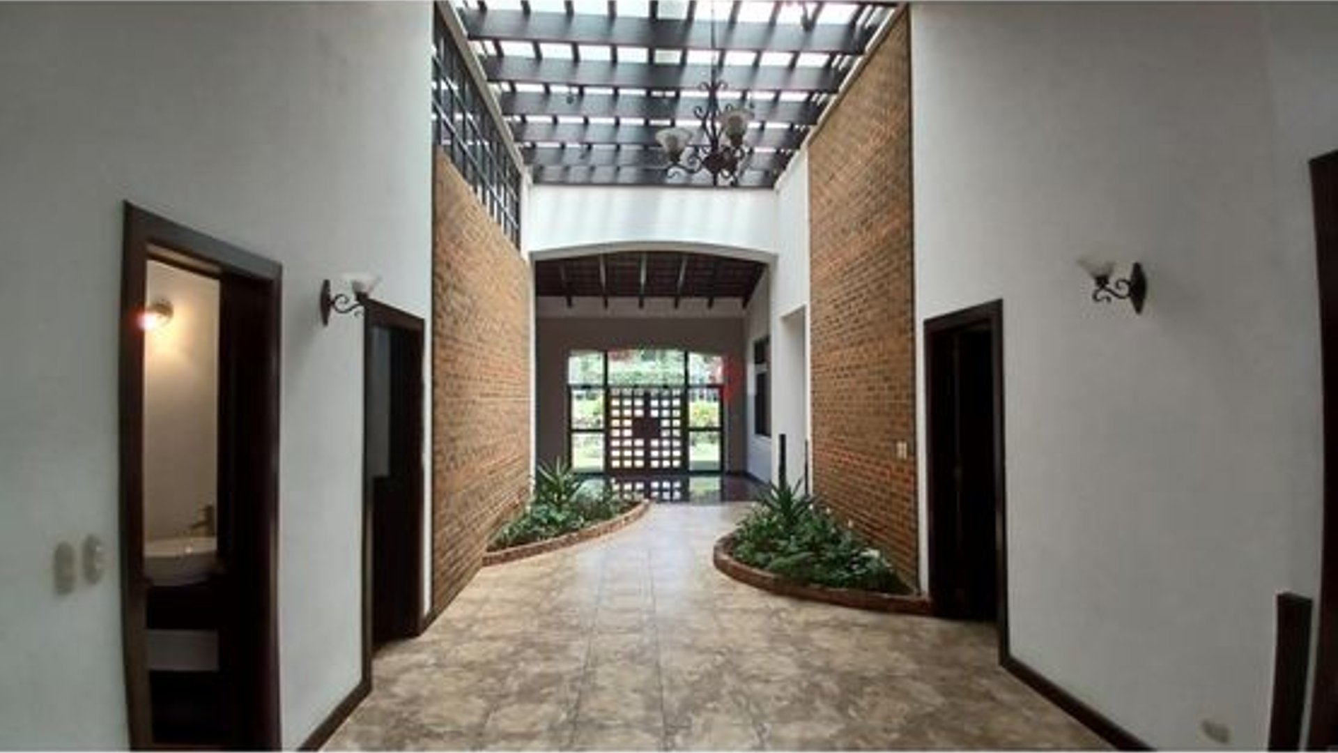 Exclusiva Casa en Renta | Fraijanes, Guatemala - 4 Hab | 6 Estac - Miniatura 4