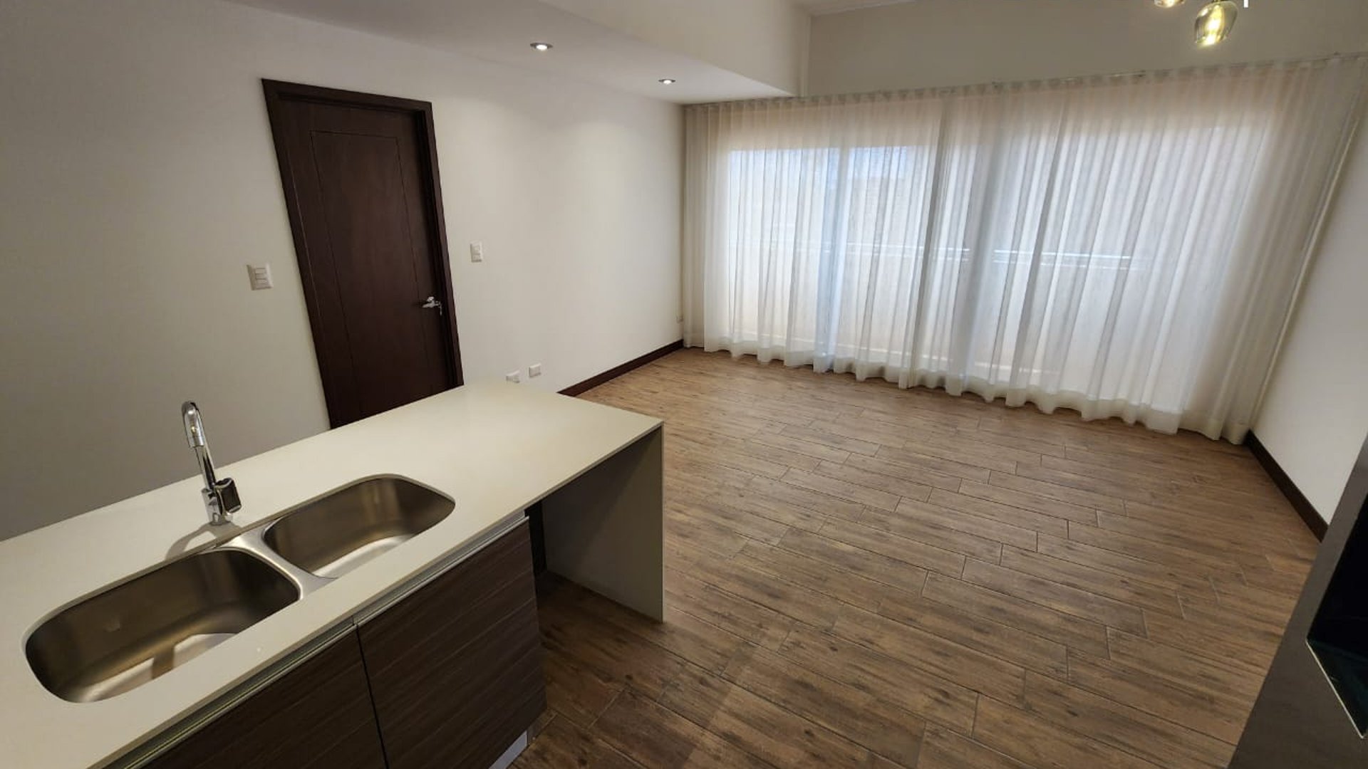 Renta de apartamento de 2 habitaciones y linea blanca en Z10 Ref-5591