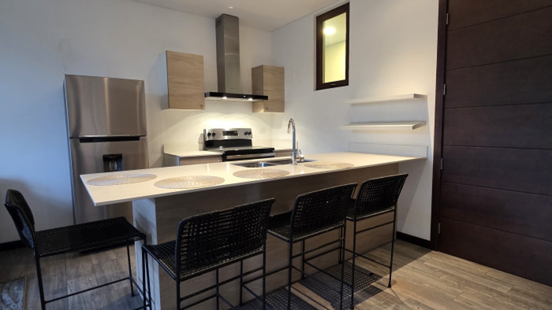 Apartamento amueblado en Alquiler Lirios de Cayala Z.16 - Miniatura 12