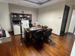 OFICINA EN ALQUILER EN REFORMA ZONA 10 - 2
