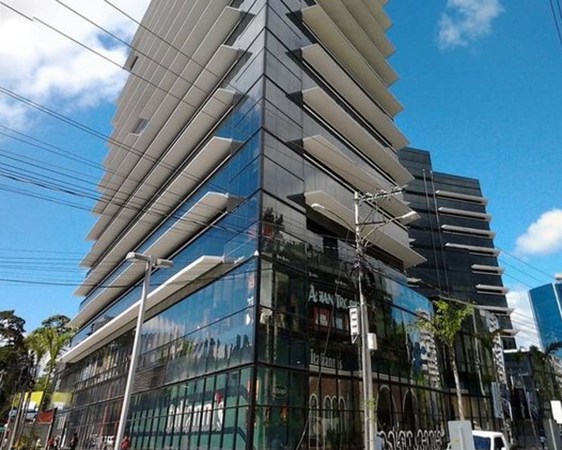 📍 OFICINA EN VENTA – 55.00 m² | EDIFICIO PLAZA BURÓ | ZONA 10