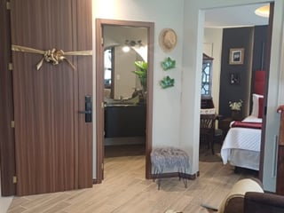 Apartamento Amueblado en Renta Edificio Séptimo Zona 4 - Image 3