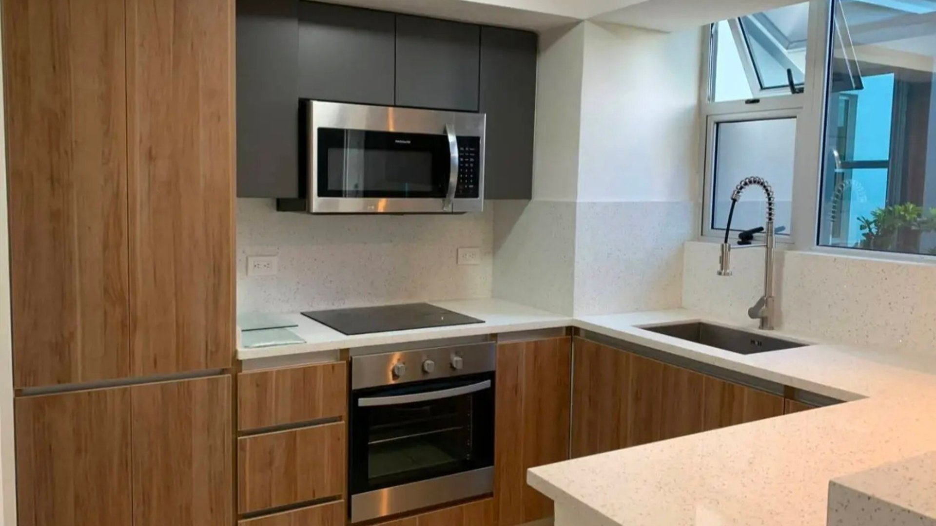 RENTO APTO Z.14 CONDADO LA VILLA REF.6956  3 HAB, 3 BAÑOS, 2 PARQUEOS, LINEA BLA