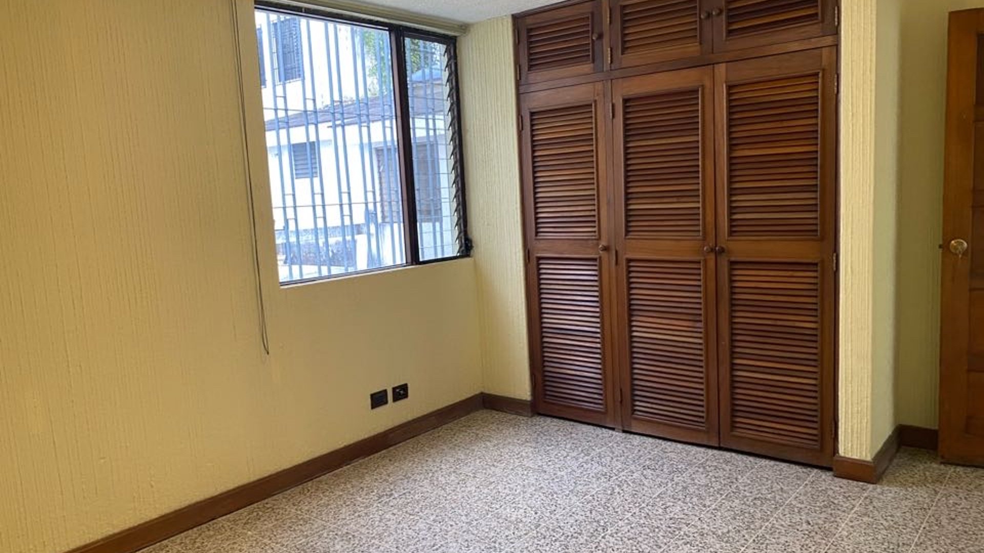 Casa en Renta en 20 Calle Zona 10 - Miniatura 5