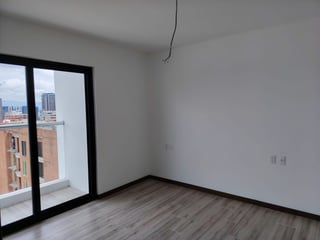 Apartamento En Venta Zona 10 Edificio Neo 2 Nivel Alto + 3 parqueos - 4