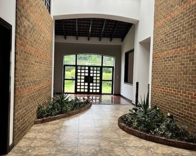 Casa km 18.5 carretera a El Salvador con calle privada y seguridad