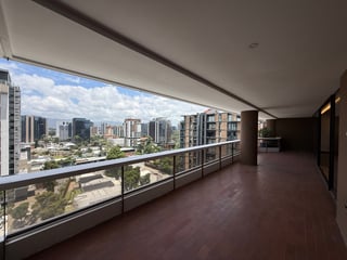 Apartamento de 362 m2 habitables en Venta en TIffany zona 10. - 2