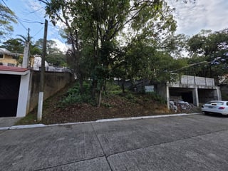Terreno en Venta en Las Hojarascas Mixco - 4