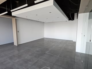 Europlaza, Zona 14 | Oficina en renta | 478 m² en nivel alto - Image 17