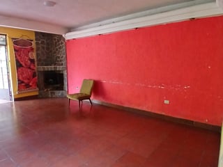 Amplia casa con terreno en venta en Bárcenas - 2