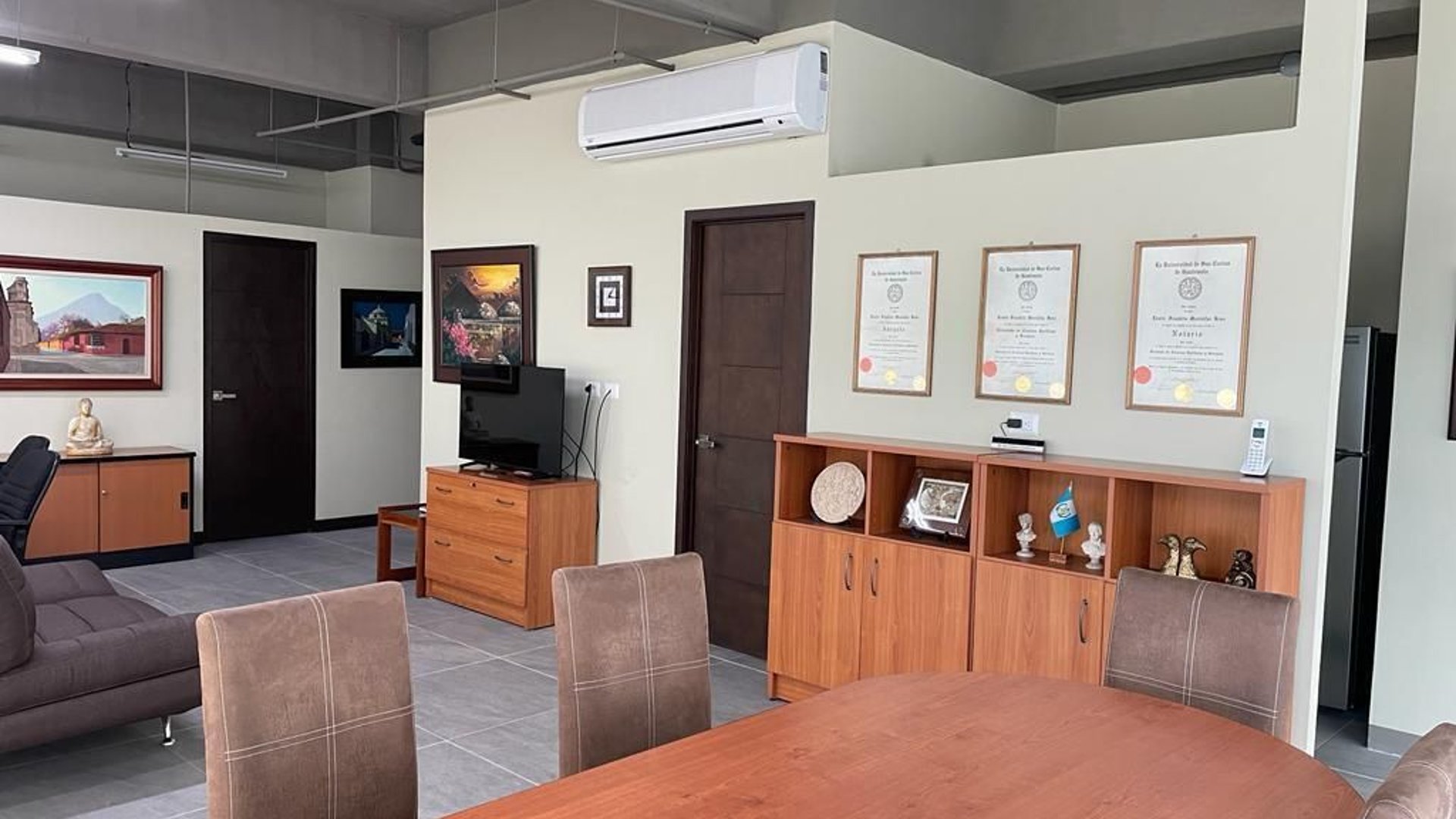 PIALE/ Oficina en venta, zona 10