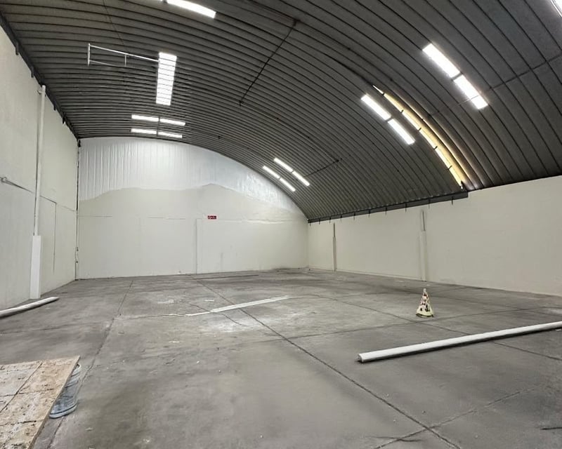 Alquiler de bodega en Zona 1 con 1,876 mt2.