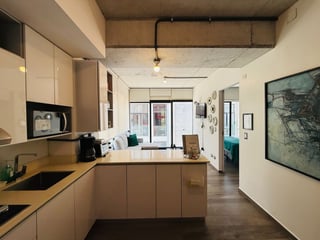 VENTA DE MODERNO APARTAMENTO AMUEBLADO - SHIFT CAYALÁ, ZONA 16 - 2