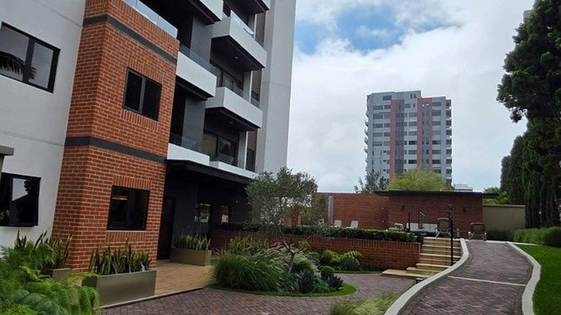 Apartamento en ALQUILER en zona 15 - Image 1