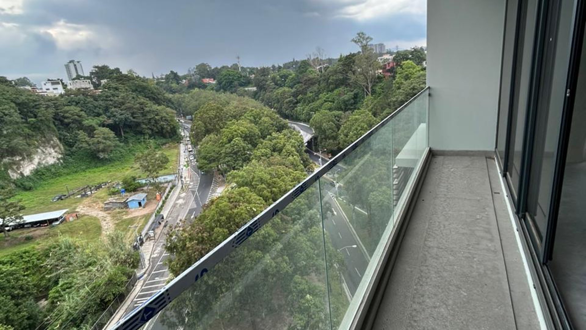 Alquilo Oficinas para Estrenar en Edificio Spazio zona 15