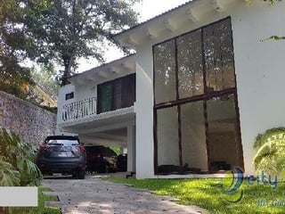 Casa en Venta Carretera a Antigua Guatemala, San Lucas - Image 1