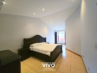 House for Sale 4 rooms, Ciudad San Cristóbal, Mixco, Guatemala - Q1,975,000- Q1,975,000 - Image 8