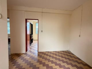 📍 CASA EN ALQUILER – 6 AMBIENTES | ZONA 6, CERCA DE CALLE MARTÍ - 2