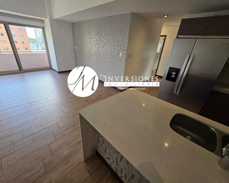Apartamento en Renta de 3 dormitorios en zona 10