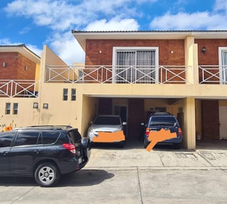 Vendo Linda Casa en Condominio La Fontana, Zona 4 Mixco
