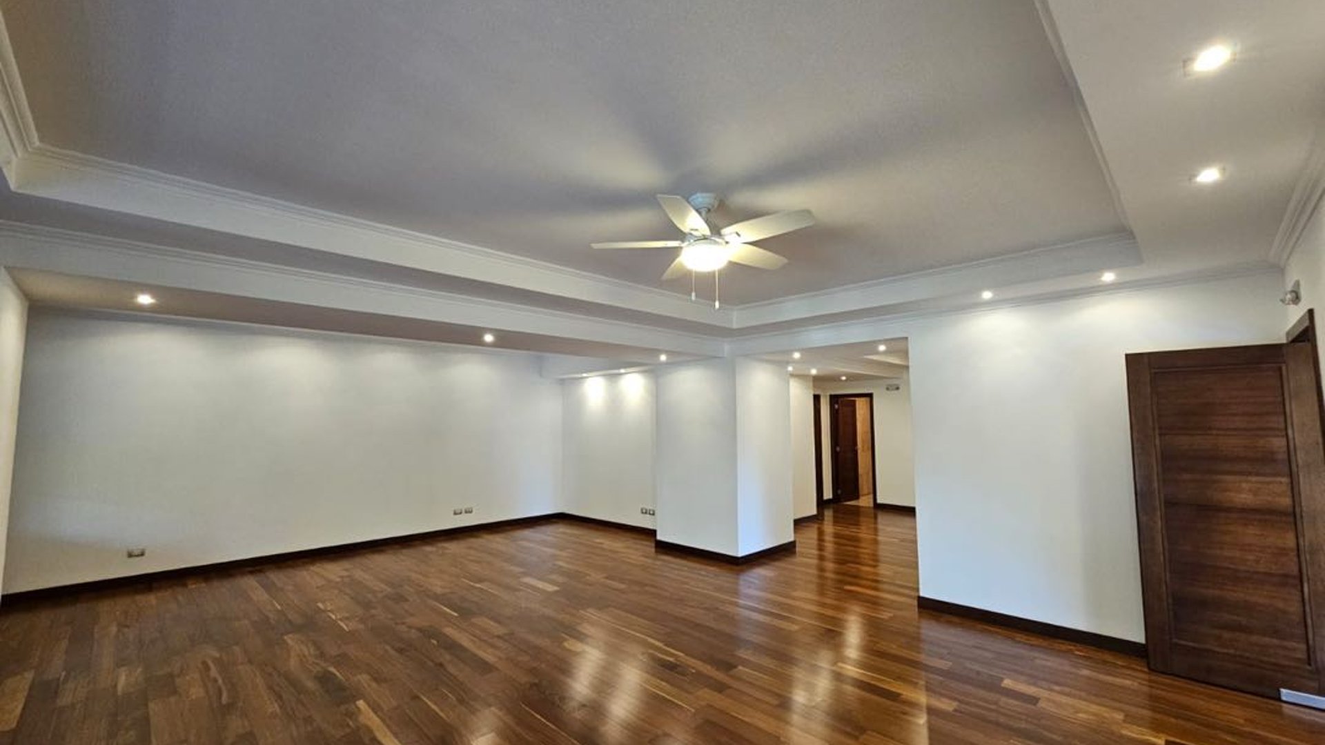 Alquiler de apartamento 3 dormitorios + Servicio | Barukoni Z14 (B)