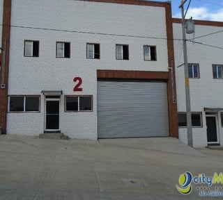 Ofibodega en Venta al final de Calzada Roosevelt