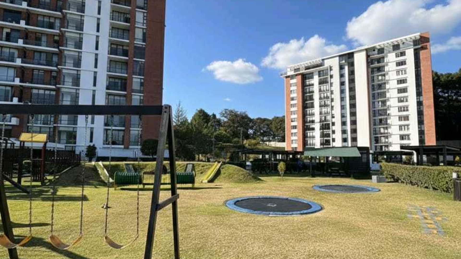 APARTAMENTO EN ALQUILER???? Edificio San Isidro 20/21, Zona 16

100 Mts²