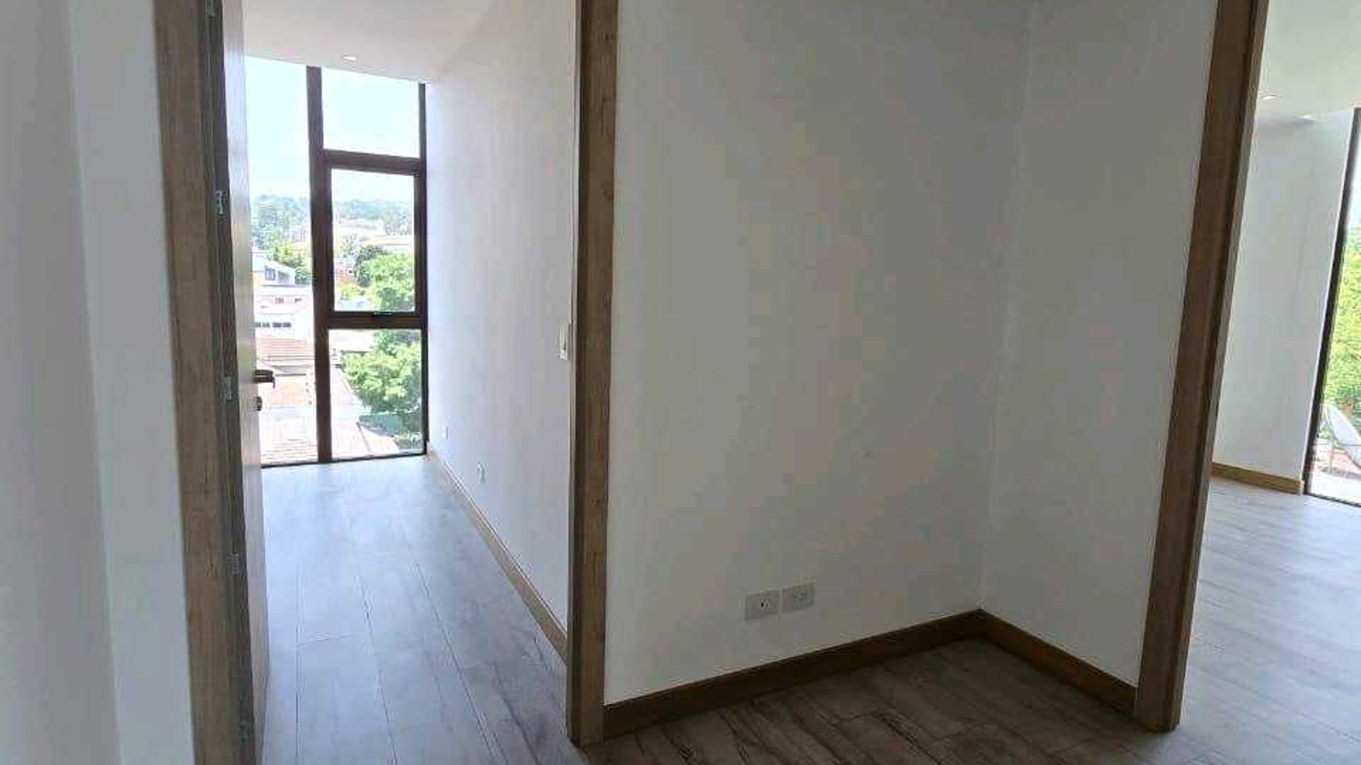APARTAMENTO EN ALQUILER ???? Edificio Nordic, Zona 16 - Miniatura 7