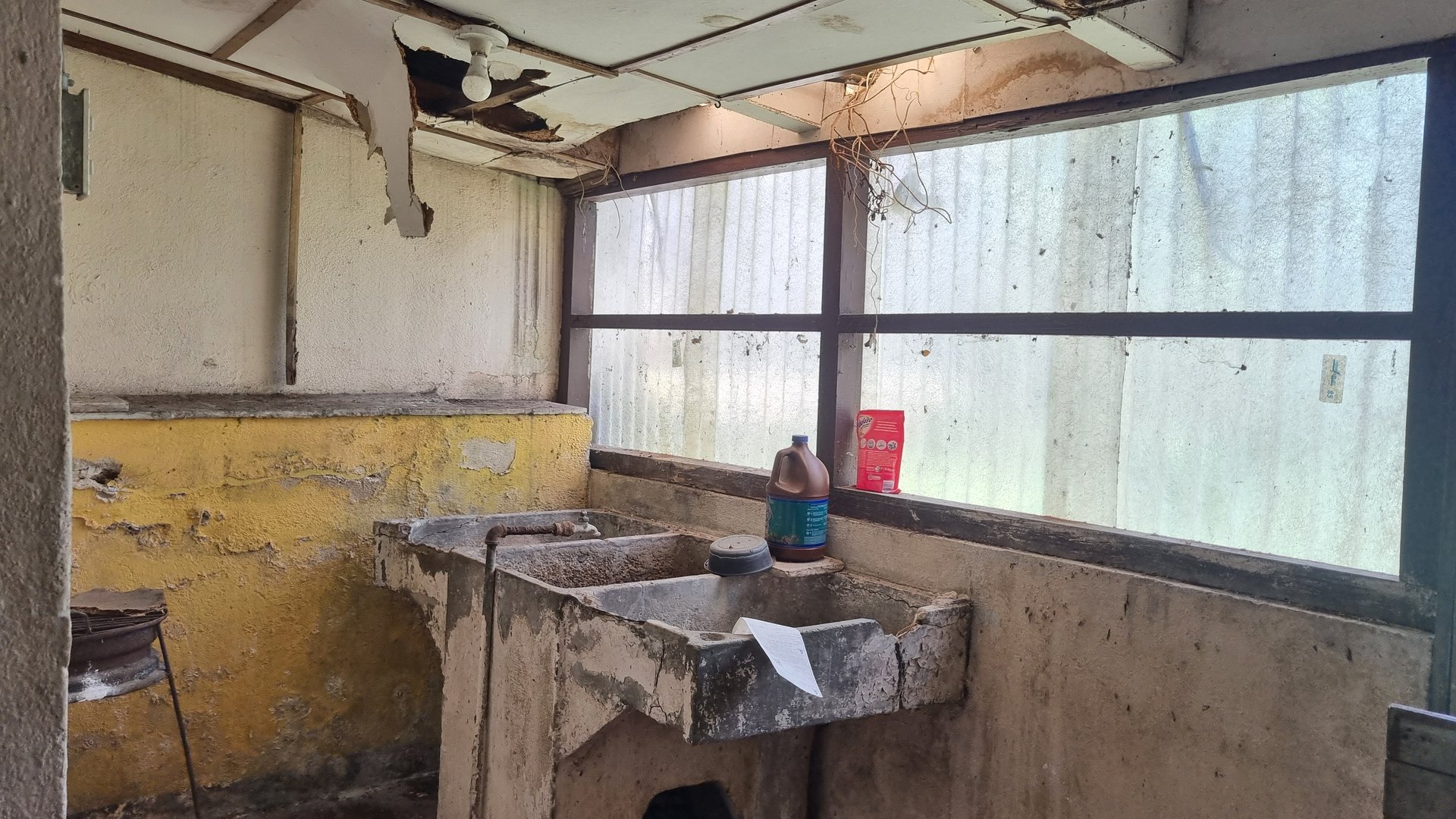Casa en venta zona 2, Una cuadra McDonald's el Zapote - Miniatura 8