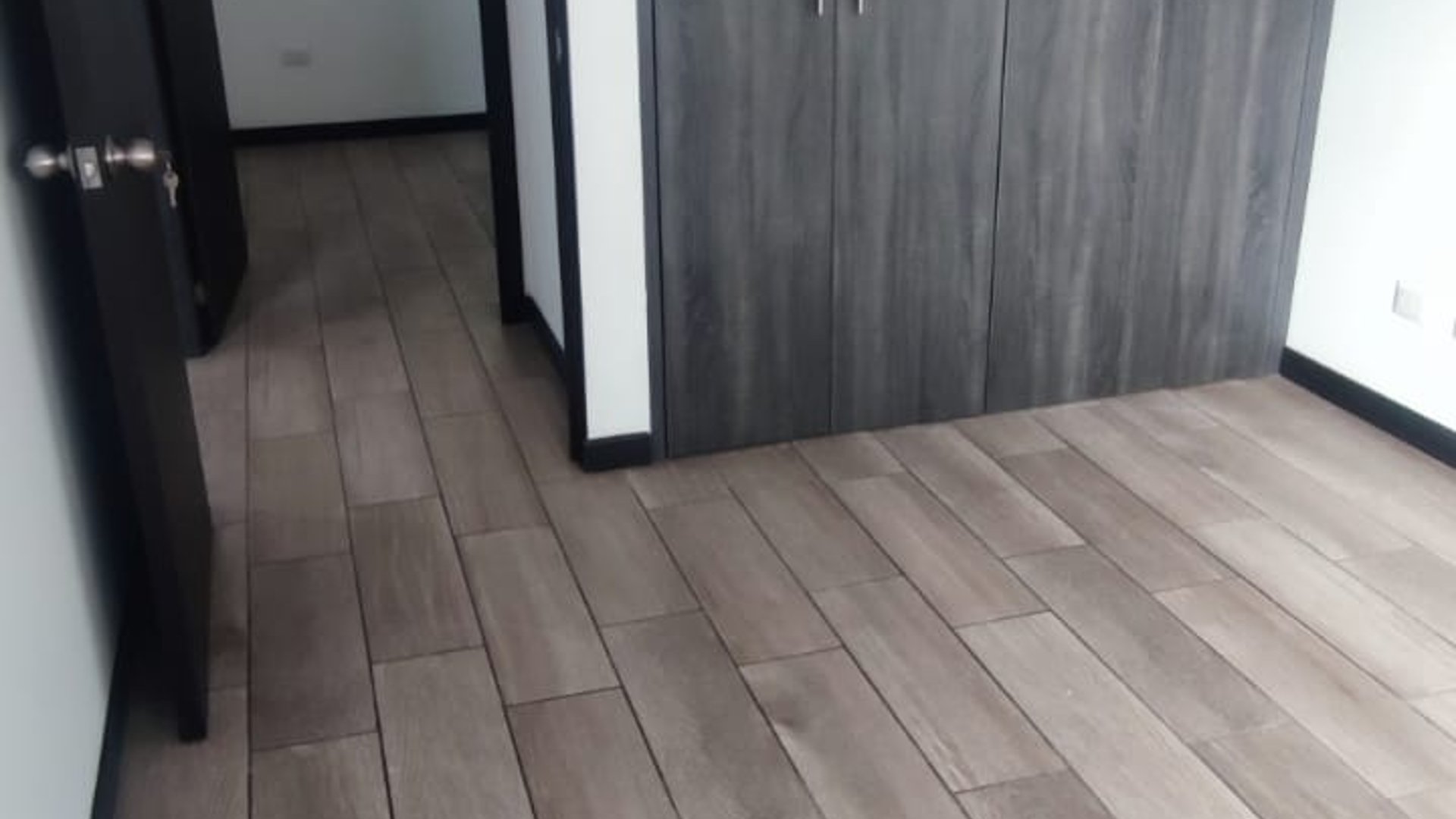 ???? APARTAMENTO EN VENTA – 3 HAB + NIVEL ALTO | PETÁPOLIS | ZONA 12 - Miniatura 5