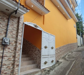 CASA EN RENTA IDEAL PARA OFICINAS O CLINICAS MEDICAS