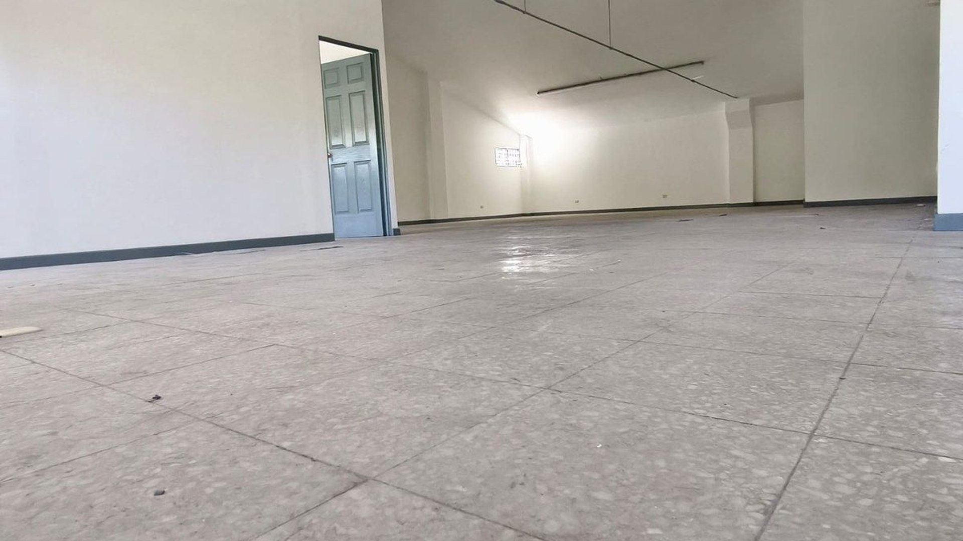 Bodega en Renta - Calzada Atanasio Tzul Zona 8 - Miniatura 12