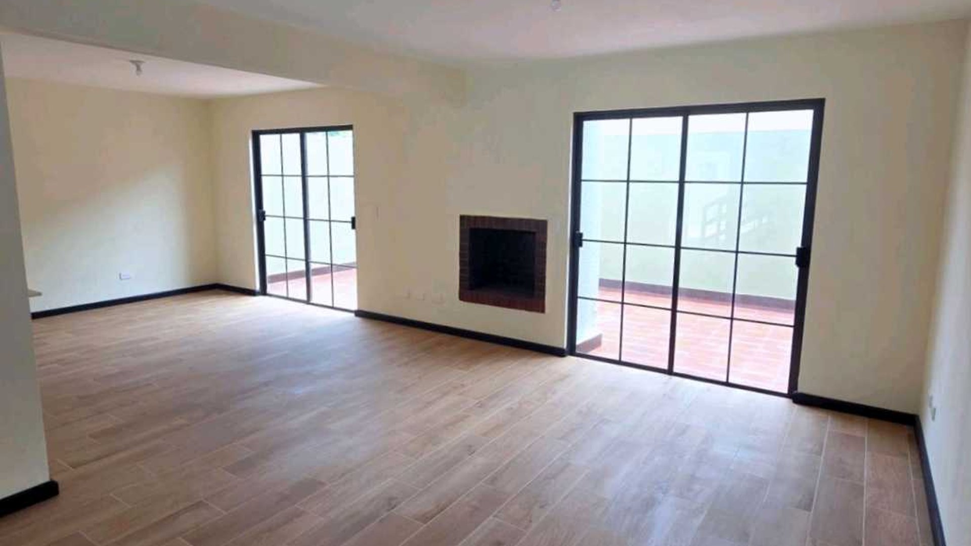 CASA EN VENTA????Villa Los Pinabetes, Km.19.5 Carretera a San José Pinula - Image 1