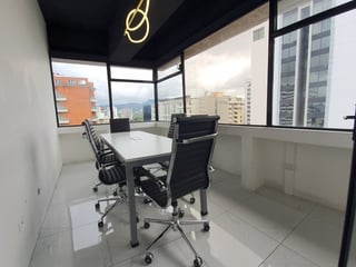 Oficinas en Avenida Reforma Zona 10 - 4