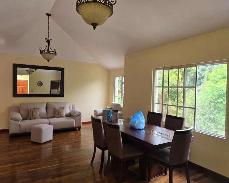 MONTE AZUL / Casa en Venta zona 13