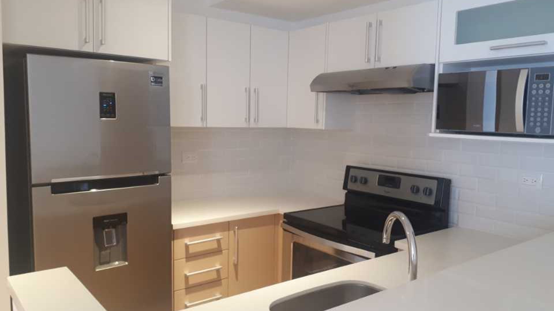 APARTAMENTO EN ALQUILER EN ZONA 10  -  2 HABITACIONES