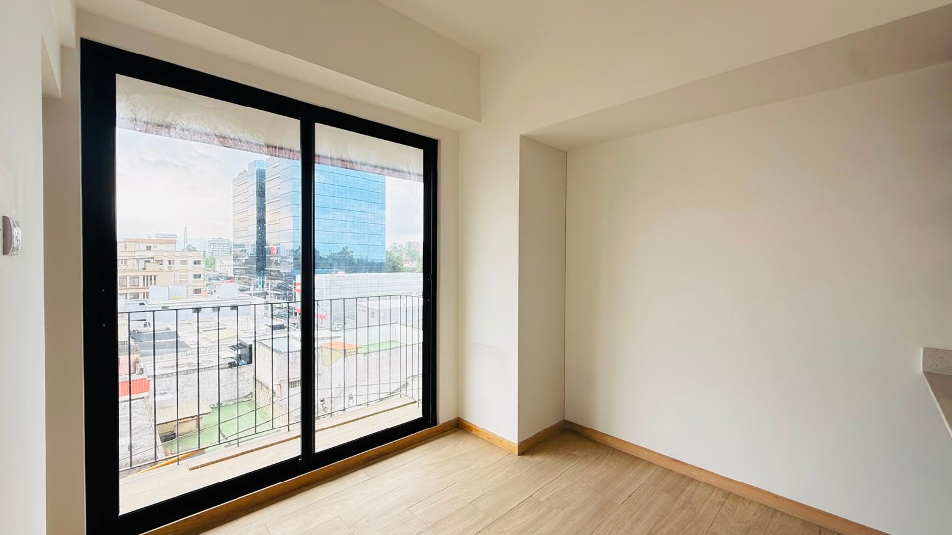 ALQUILER DE CÉNTRICO APARTAMENTO - MERAKI 10, ZONA 10 - Miniatura 4