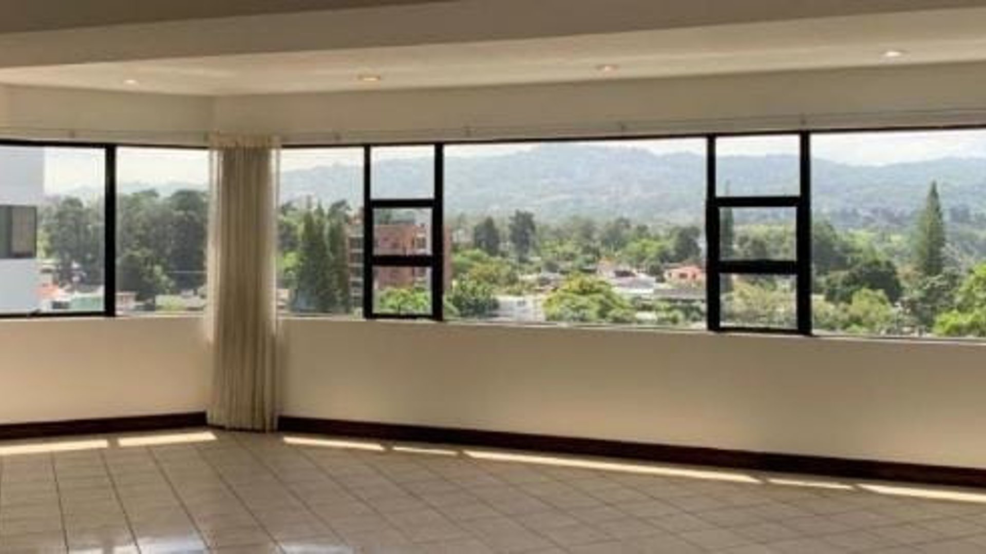 Apartamento en Venta Edif Pacifica Plaza sur zona 14